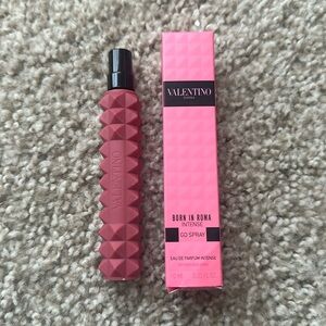 Valentino born in Roma intense travel spray
